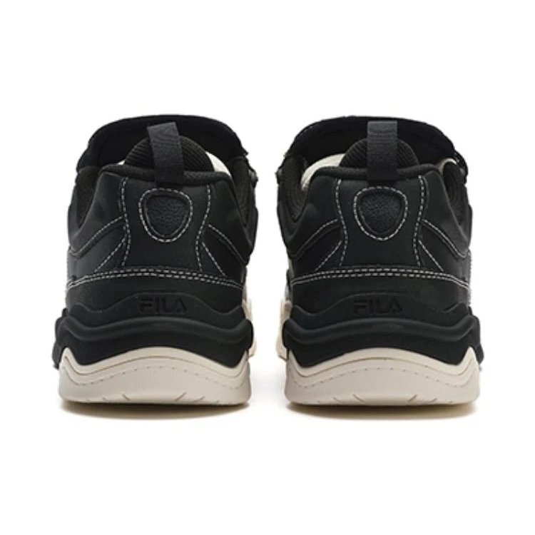 Classic Kicks Vielseitiger Komfort „Black“