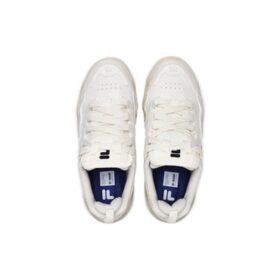 Classic Kicks Vielseitiger Komfort „Weiß“