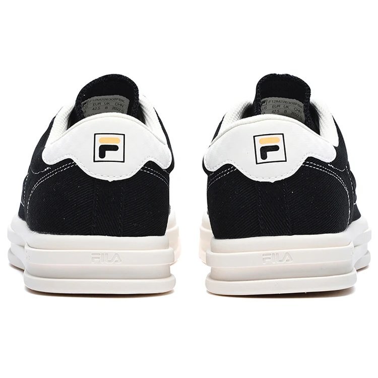 „Core Black White“