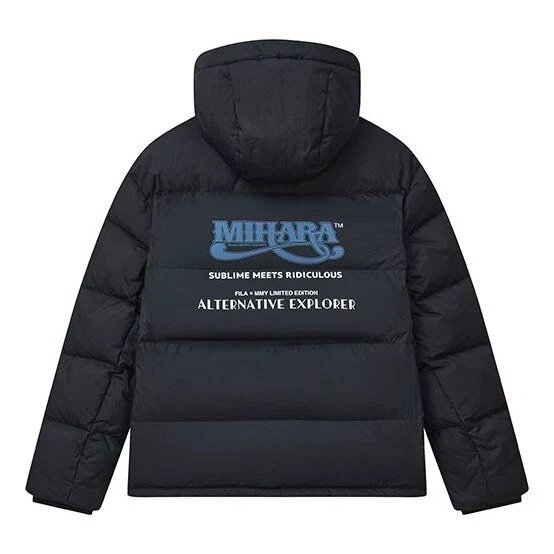 Fila x Mihara Yasuhiro Kollaborations-Daunenjacke mit Kapuze in Oversize-Passform „Black White Blue“