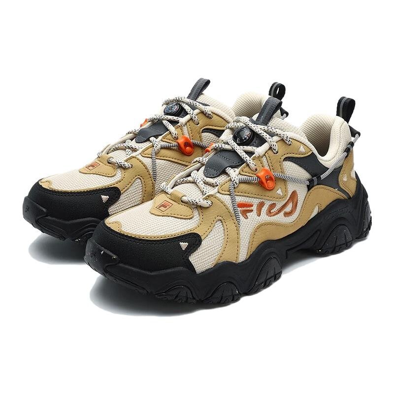 Fluid 4 Low-Schuhe „Tan White Black“