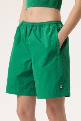 Grüne Fila x Hailey Crinkle-Shorts