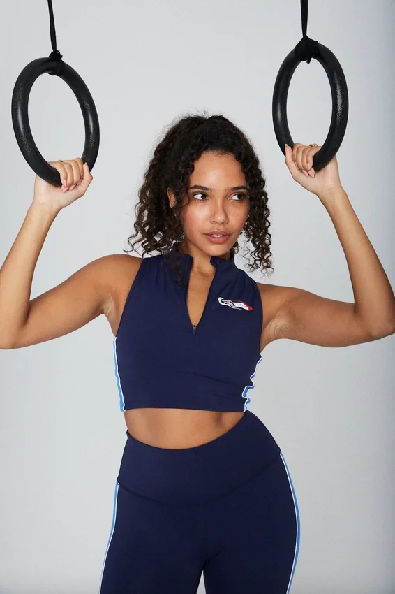 Marineblaues Fila x TALA SKINLUXE Crop-Top mit Reißverschluss