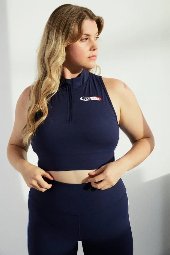 Marineblaues Fila x TALA SKINLUXE Crop-Top mit Reißverschluss