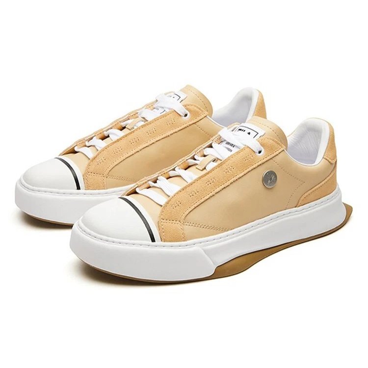 Mihara x Fila Low-Casual-Schuhe Beige