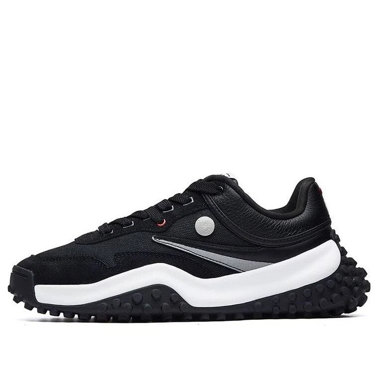 Mihara x Fila T1 Low-Tops mit Polka-Dots, schwarz