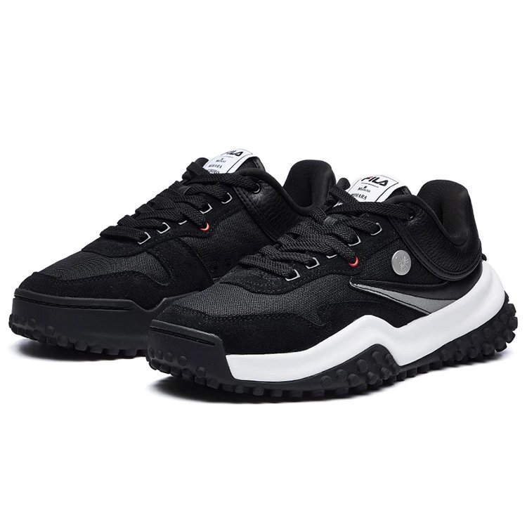 Mihara x Fila T1 Low-Tops mit Polka-Dots, schwarz