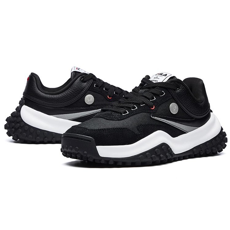 Mihara x Fila T1 Low-Tops mit Polka-Dots, schwarz