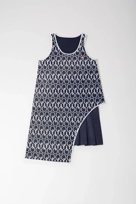 Mitternachtsblaues, doppellagiges Racerback-Kleid