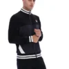 Schwarze „Tie Breaker“-Jacke mit Trichterkragen