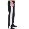 Schwarze, vom Ali-Tennis inspirierte Hose
