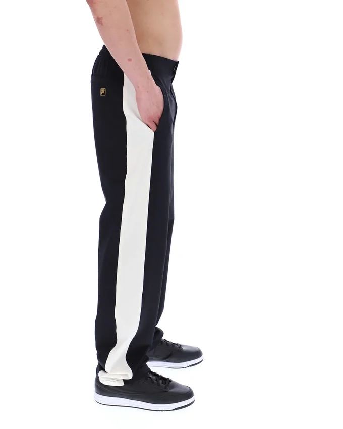 Schwarze, vom Ali-Tennis inspirierte Hose