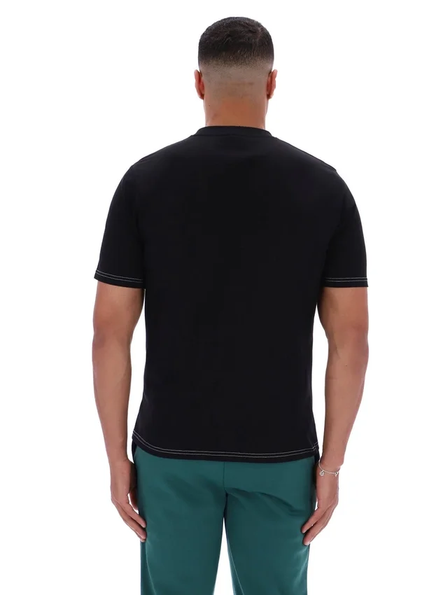 Schwarzes Trey-T-Shirt mit Kontrastnähten