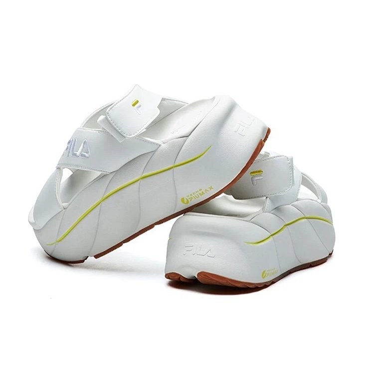 Sport-Sandalen in strahlendem Weiß