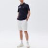 Sportlich-lässiges Kurzarm-Polohemd für Herren in Blau mit kontrastfarbenen Streifen auf den Shorts