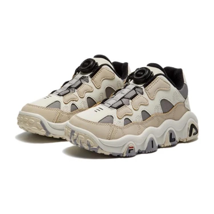 Sportliche Basketballschuhe „Weiß, Hellbraun, Schwarz“