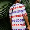 T-Shirt mit durchgehendem Logo-Aufdruck, sportlicher, lockerer Schnitt, Rundhalsausschnitt, kurze Ärmel, weiß